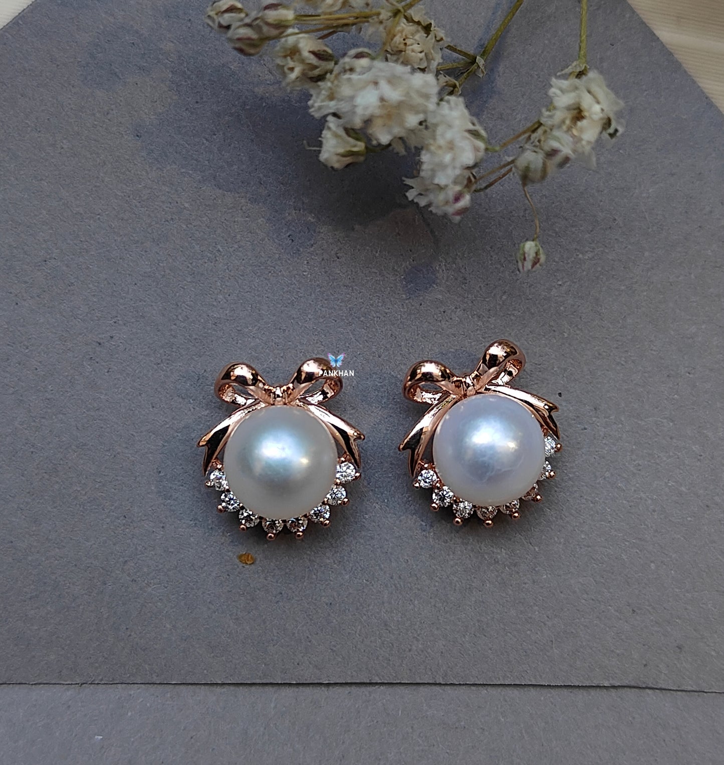 Pearl bow earrings