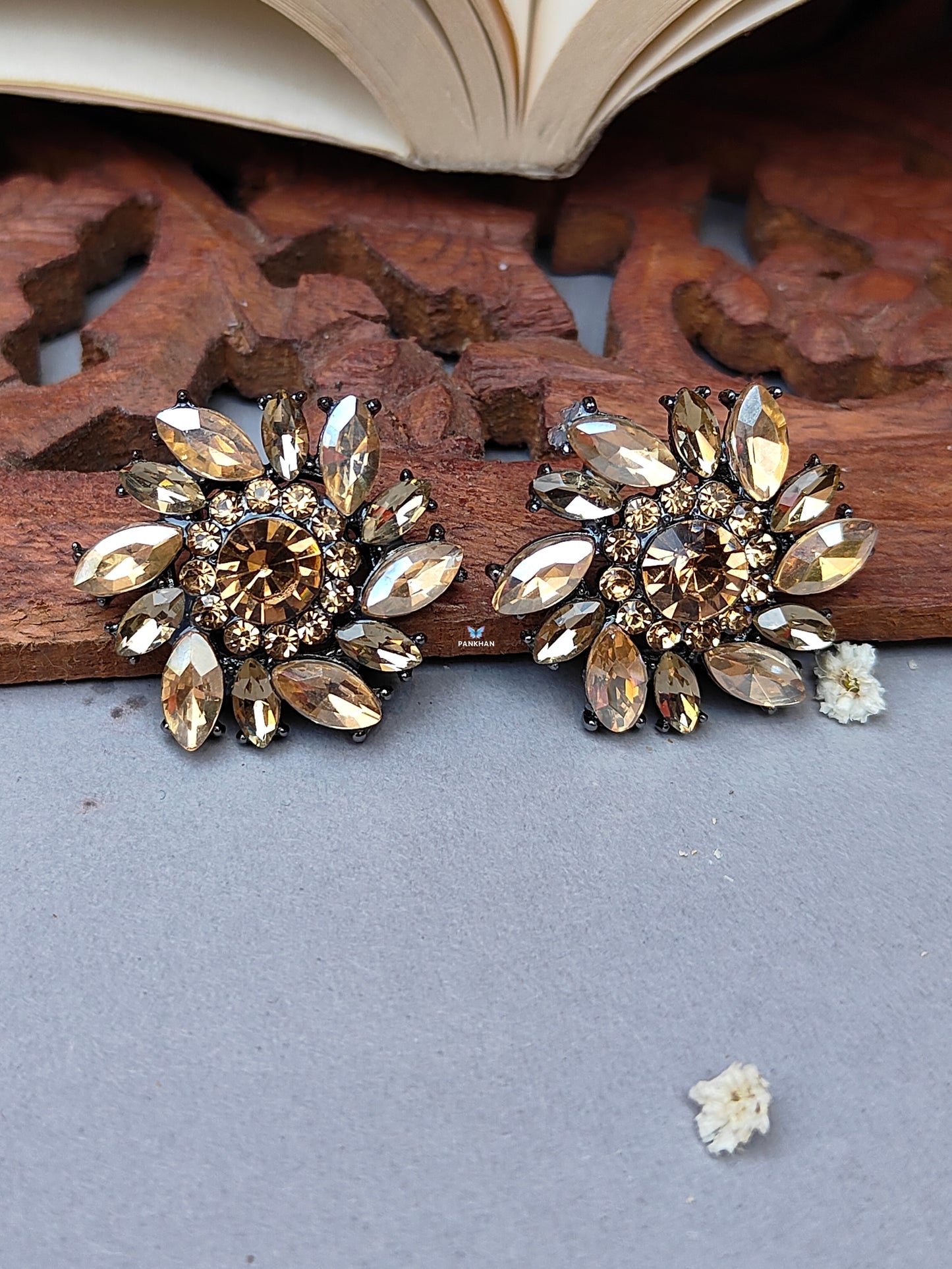 Dropping Flower stone earrings