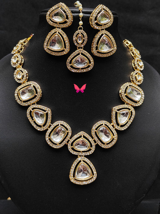 Beautiful kundan necklace set with Bindi and earrings