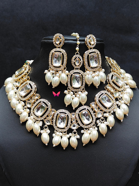 Beautiful kundal and pearl necklace