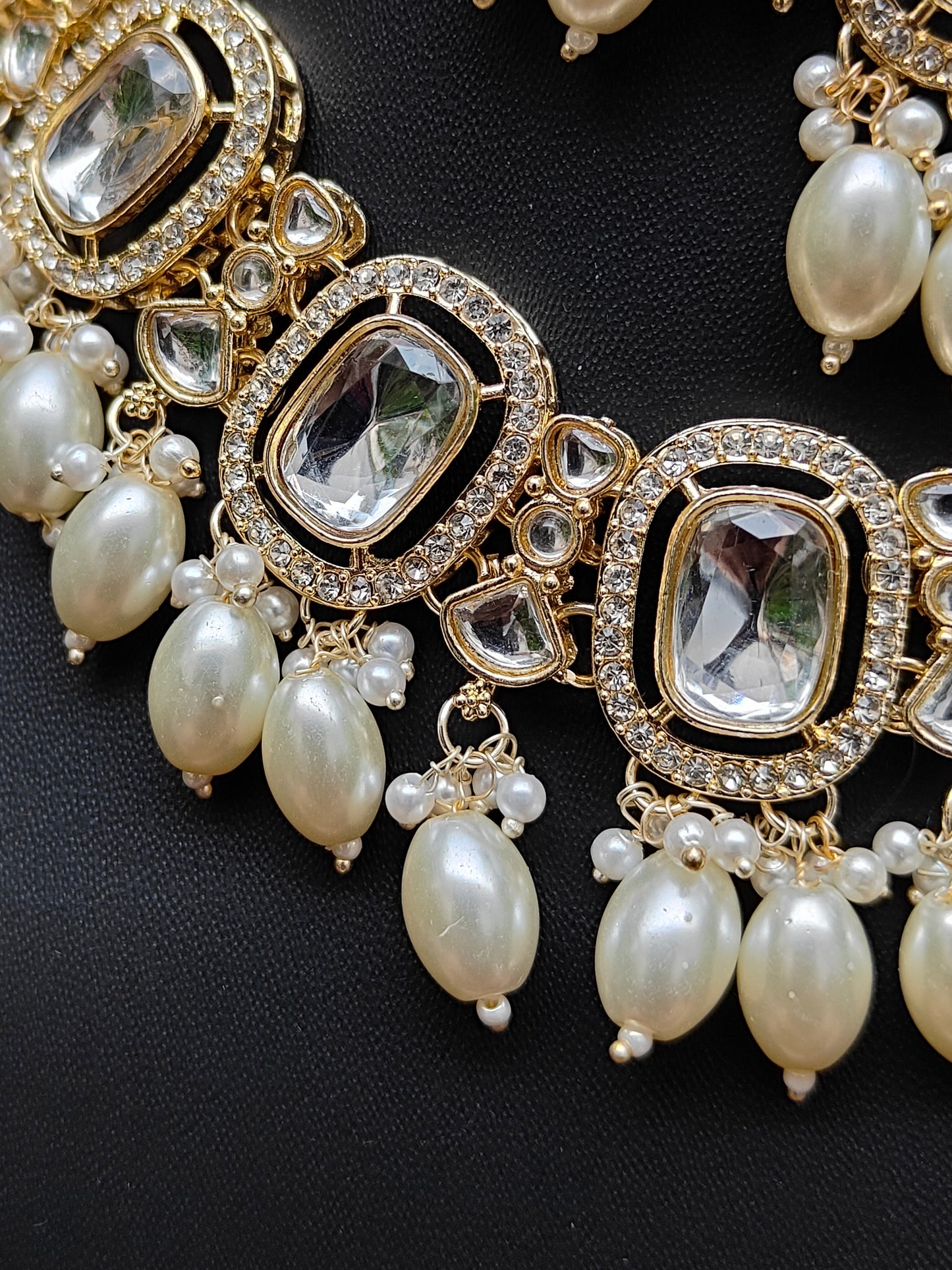 Beautiful kundal and pearl necklace